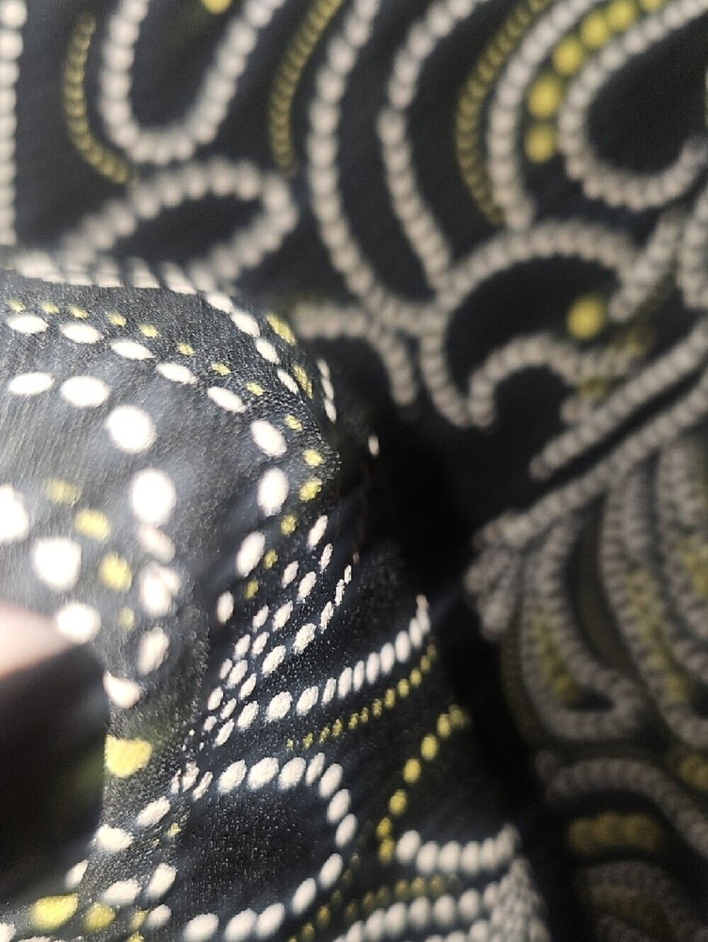 C Est. 1946 Black Blouse with White & Yellow Dot Swirl Raised Print Size Xlarge - Picture 4 of 8